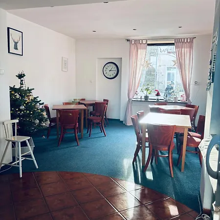 Pod Wiezami 住宿加早餐酒店 3*